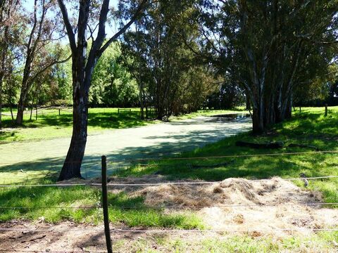 Use and development of accommodation in Farming Zone  Back Eildon Road Thornton 